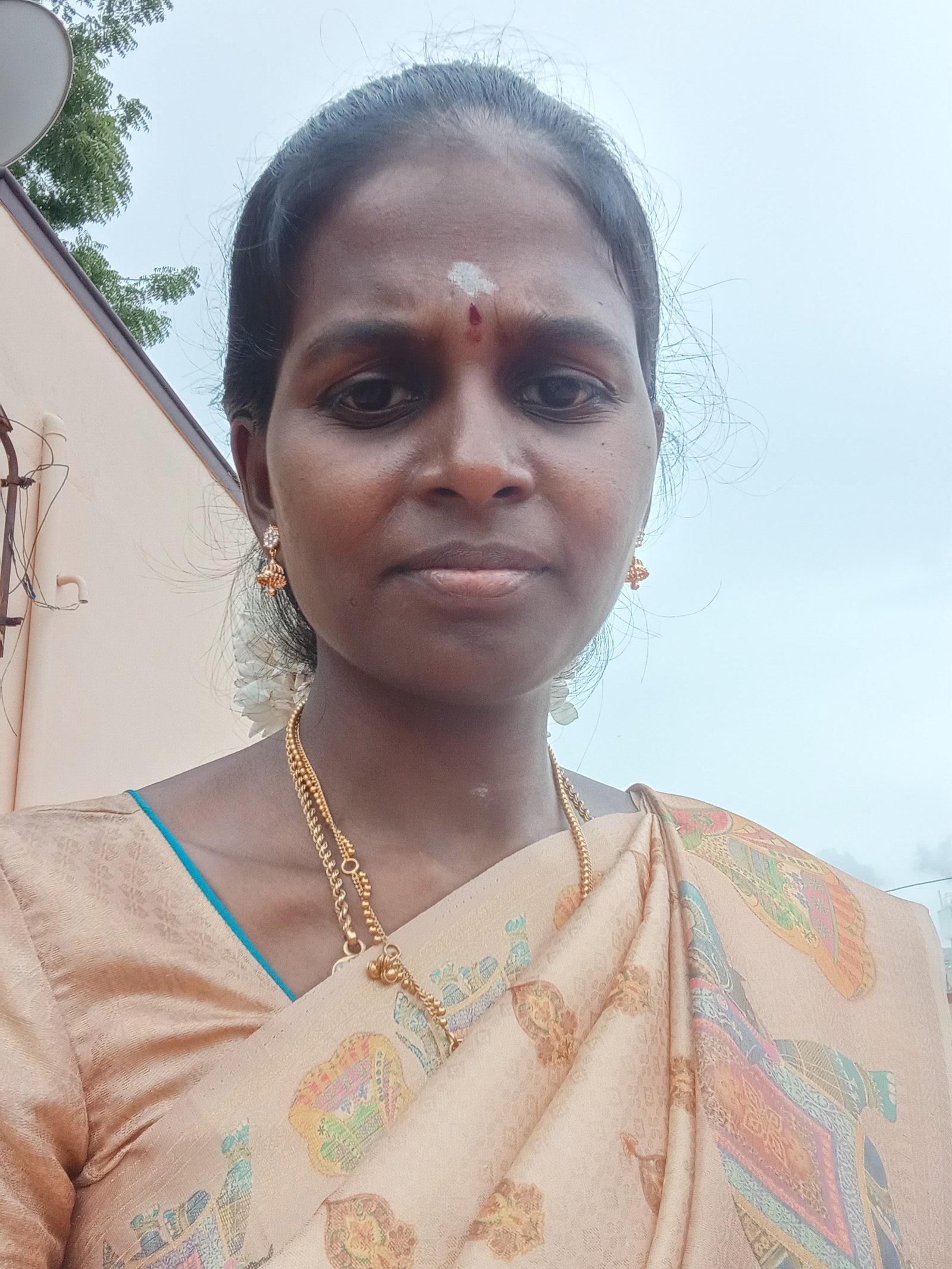 KALAISELVI T